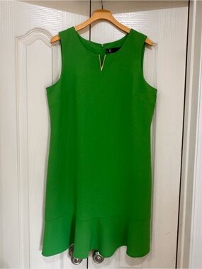 LF Bright Green Sleeveless Shift Dress 36” shoulder to bottom hem